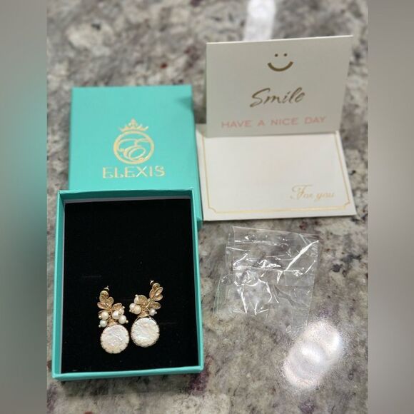 NEW Elexis Gold Plated Freshwater Baroque White Round Buttons Pearls Earrings - Picture 1 of 10